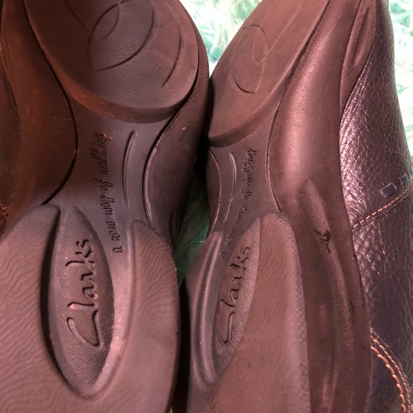 Clarks in motion dark blue slide on shoes - Picture 2 of 5